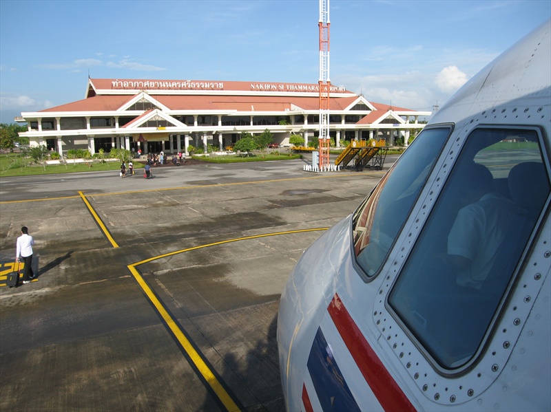 blødende landing Dårligt humør Nakhon Airport (NST)