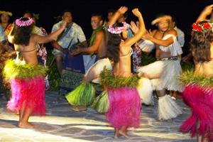 see traditional dancers on aitutaki on new years